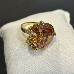 Citrine Coloured Stone Claw Ring with Crystals Gold Tone